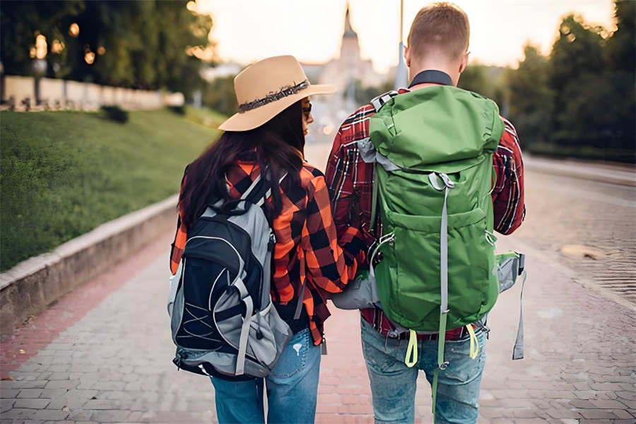 戶(hù)外運(yùn)動(dòng)服裝pod的設(shè)計(jì)主題之遠(yuǎn)足