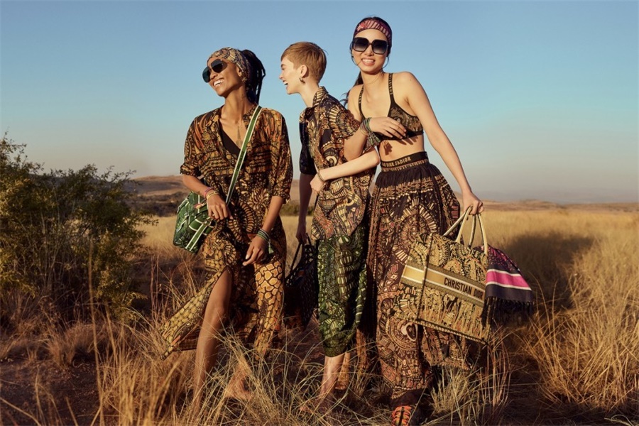 戶(hù)外運(yùn)動(dòng)服裝pod的設(shè)計(jì)主題之露營(yíng)